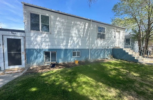 Worland Apartment | Charming & relaxing 2BR apt. in the Heart of Worland, Cozy & Convenient Stay!