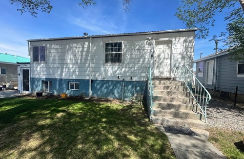 Worland Apartment | Charming & relaxing 2BR apt. in the Heart of Worland, Cozy & Convenient Stay!