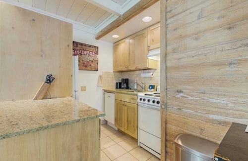 Elkhorn Apartment | Charming, ski-themed studio w/free WiFi, full kitchen - near downtown Sun Valley