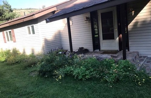 Palisades Cottage | Charming Swan Valley Cottage with Clubhouse Access Near Palisades Lake, Idaho