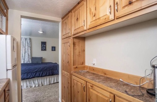 Pocatello House | Cheerful studio near ISU
