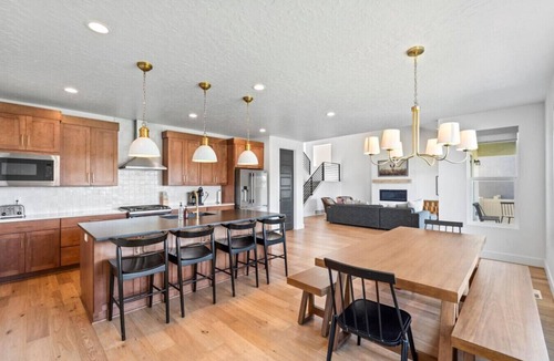 Kaysville House | Cherry Hill | Trampoline + Gym + Near Lagoon