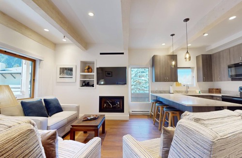 Ketchum Condo | Christophe Condo 503AB - Year-round Outdoor Pool & Hot Tub plus Bald Mt Views