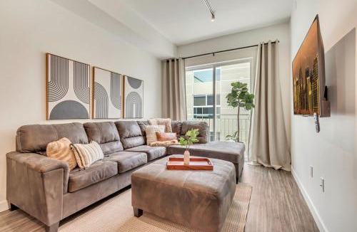 People's Freeway Apartment | City at Paperbox