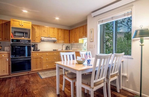 Elkhorn Village Condo | Classic Bonne Vie Condo with Elkhorn Amenities