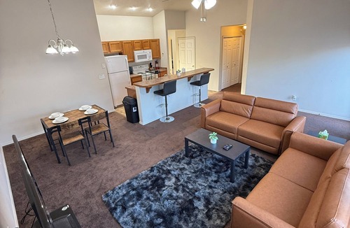 Twin Falls House | Clean 3 Bedroom 2 Bathroom 2 Car Garage Home AC/Heat Central Twin Falls
