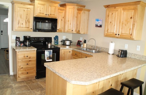 Ammon House | Clean & Comfortable Townhome|Near Costco|Self-Checkin|Great for kids|Rest& Relax
