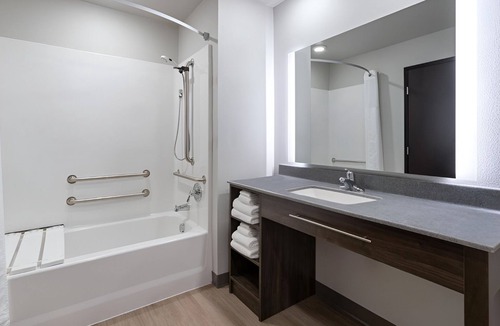 Nampa Hotel | Clean, Quiet Retreat Near Ford Idaho Center Events and Warhawk Air Museum