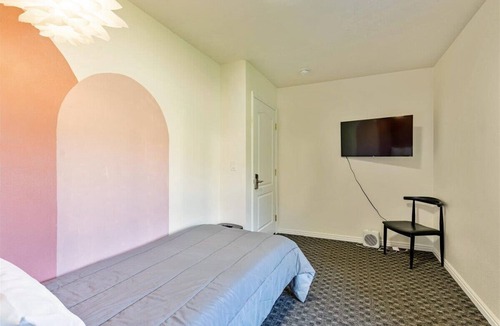 Ogden House | Close to Ogden-Weber Tech College, Private Room!
