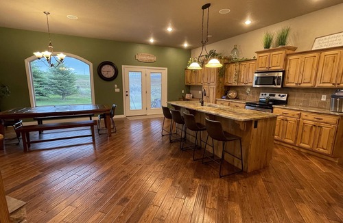 Power County House | Come relax in our spacious home with spectacular views!