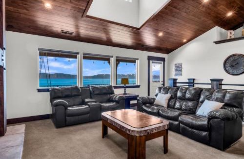 Harbor Village House | Comfort, Convenience, and Room for the Whole Crew