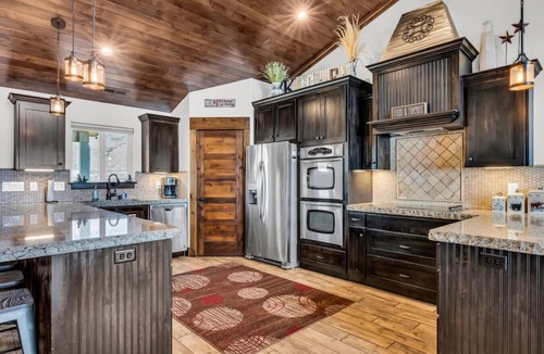 Harbor Village House | Comfort, Convenience, and Room for the Whole Crew
