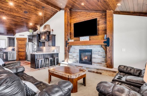 Harbor Village House | Comfort, Convenience, and Room for the Whole Crew