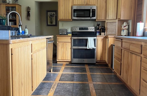 Arlee House | Comfortable Montana Country Home for Family Getaways