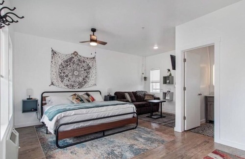 Lava Hot Springs Apartment | Comfy Balcony Suite Unit 2 ready to enjoy BBQ with sunrise or sunsets views