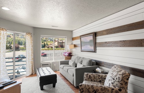 Garden City Condo | Condo - #202 Mountain View | 1 Bed, 1 Bath