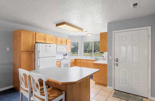 Garden City Hotel | Condo - #310 | 2 Bed, 2 Bath