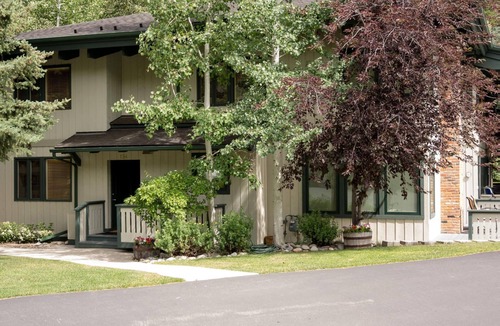 Warm Springs Condo | Condo Walking Distance to the Chairlift