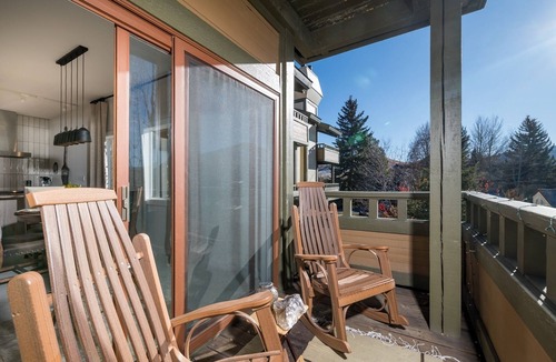 Elkhorn Condo | Condo with Fireplace and Mountain Views! Close to Sun Valley Village!