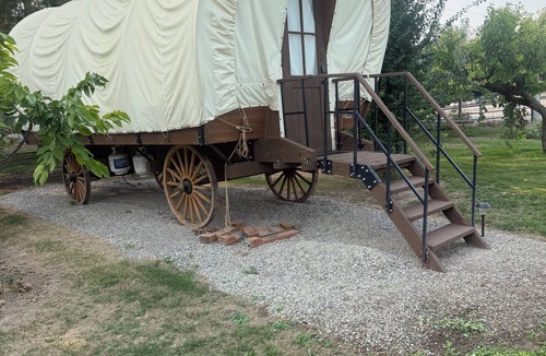 Moreland Cabin | Conestoga Wagon Retreat