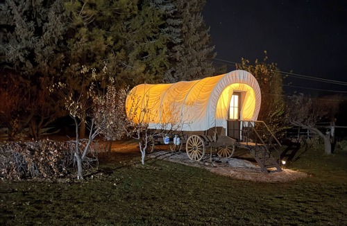 Moreland Cabin | Conestoga Wagon Retreat