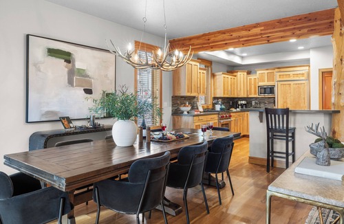 Park Meadows Cabin | Conifer by AvantStay | Secluded Cabin Amongst the Trees w/Hot Tub