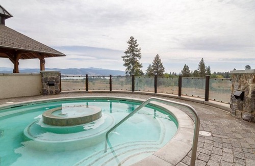 Tamarack Resort Apartment | Contemporary Condo|Juliette Balcony|Village Views