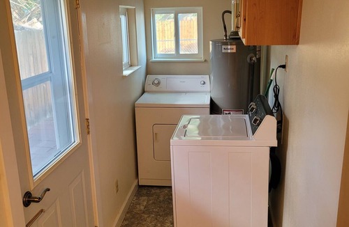 Mountain View Cottage | Convenient 1-bedroom cottage in Moutain View