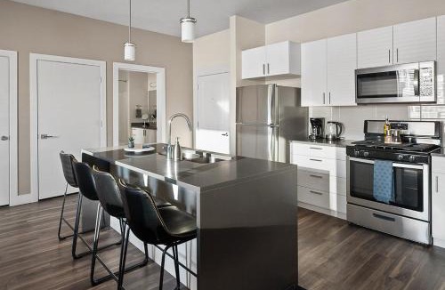 Rio Grande Apartment | Convention Ctr - Stylish 2BD,2BA with Pool,Gym and Hot tub