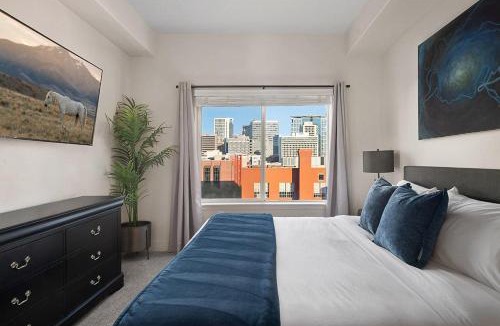Rio Grande Apartment | Convention Ctr - Stylish 2BD,2BA with Pool,Gym and Hot tub