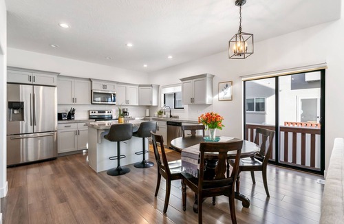 Eagle Mountain House | Cottage Home in Private Neighborhood - Clubhouse