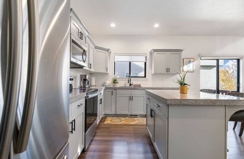 Eagle Mountain House | Cottage Home in Private Neighborhood - Clubhouse