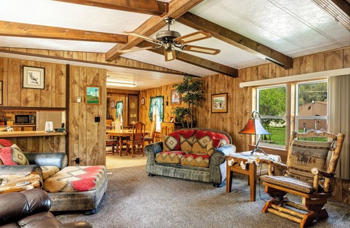 Sheridan House | Cow Camp — Rural Escape, 3BR, Sheridan WY