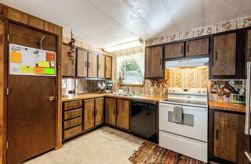 Sheridan House | Cow Camp — Rural Escape, 3BR, Sheridan WY