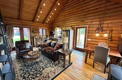 Stevensville Cabin | Cozy 1 bedroom cabin on the Bitterroot River, perfect for the Flyfishing angler