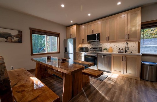 Warnick Cabin | Cozy 2-bedroom cabin in adorable Deming with AC