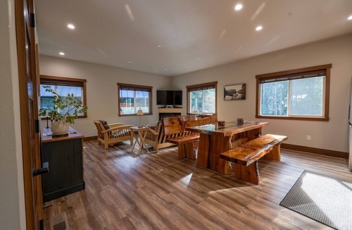 Warnick Cabin | Cozy 2-bedroom cabin in adorable Deming with AC