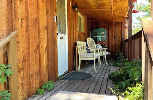Lava Hot Springs House | Cozy 2-bedroom 2-Bath home with WiFi, AC Close to Main Street/Lava Hot Pools