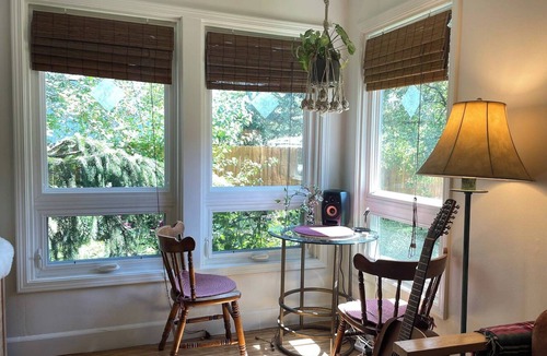 Hailey House | Cozy 2 br/2ba bungalow with beautiful garden close to Sun Valley!