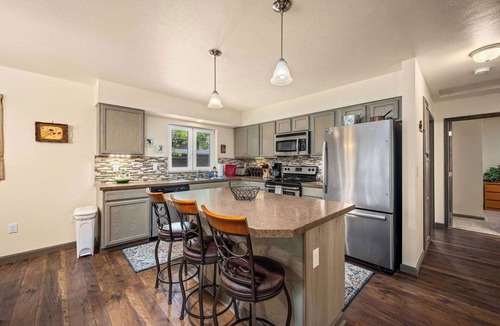 Carey Bay House | Cozy 2BR Lake Retreat w/Hot Tub near Lake Coeur d'Alene