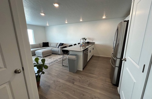 Lehi House | Cozy 3-bedroom townhome in peaceful Saratoga Springs.