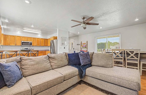 Burley House | Cozy 3BR Burley Home Spacious Yard Snake River