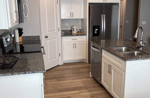 Garden City House | Cozy all season retreat, center of town!