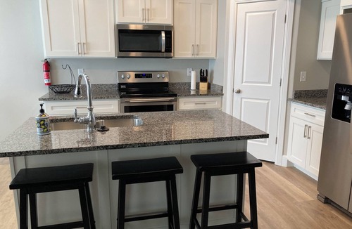Garden City House | Cozy all season retreat, center of town!