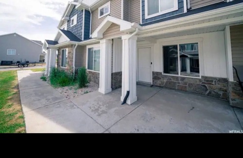 Garden City House | Cozy all season retreat, center of town!