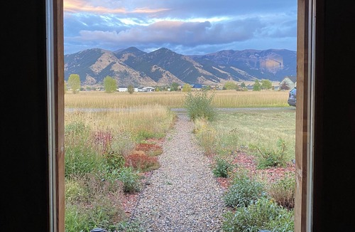 Bozeman Cabin | Cozy cabin in a beautiful mountain valley close to hiking, golf, airport, skiing
