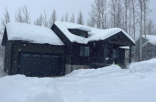 Star Valley Ranch Cabin | Cozy Cabin in the Aspens on the Fairway