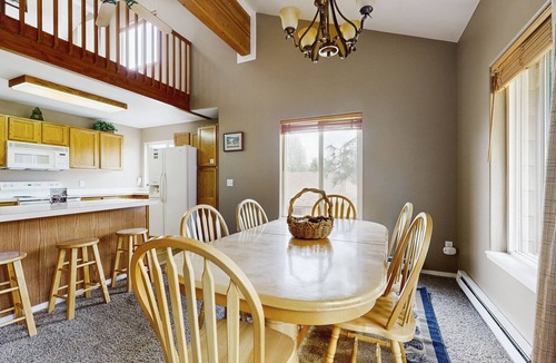 McCall Condo | Cozy condo w/a wood stove, shared hot tub, pools, & tennis - close to downtown