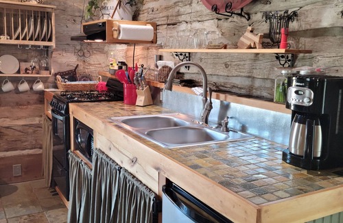 Bozeman Cabin | Cozy Historic Montana Cabin Fully Restored Eco-Friendly