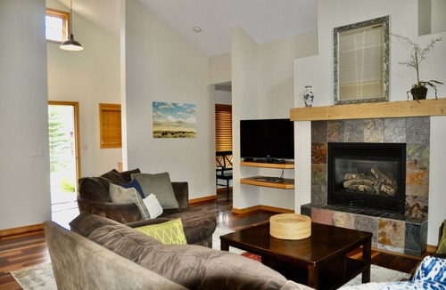 Driggs House | Cozy Home on the Idaho side of the Teton mountains- AC and a View!